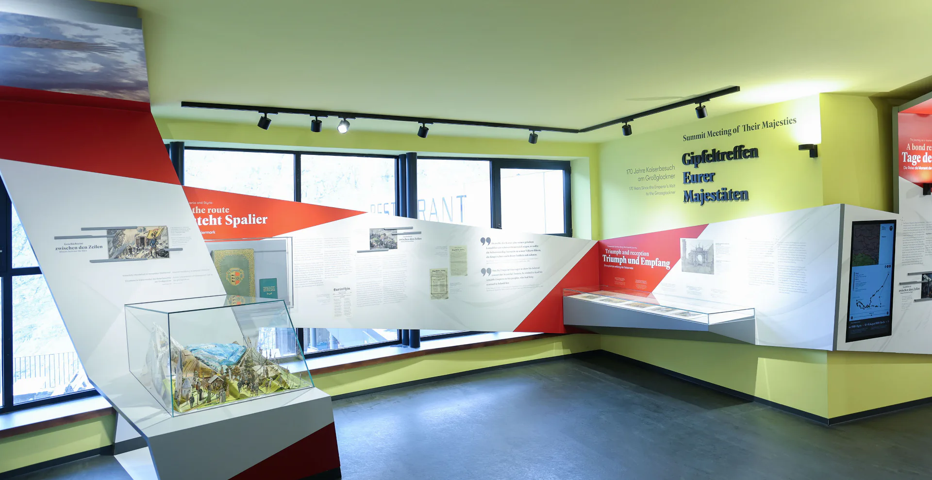 Historische Exponate der Ausstellung Gipfeltreffen Eurer Majestäten